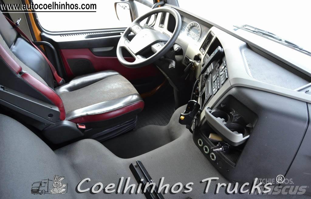Volvo FM 330 Camiões de caixa fechada
