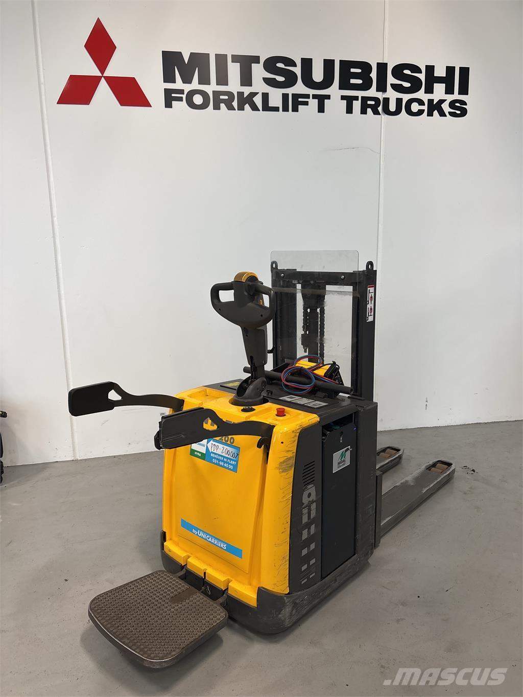 Atlet PDP200 Self propelled stackers