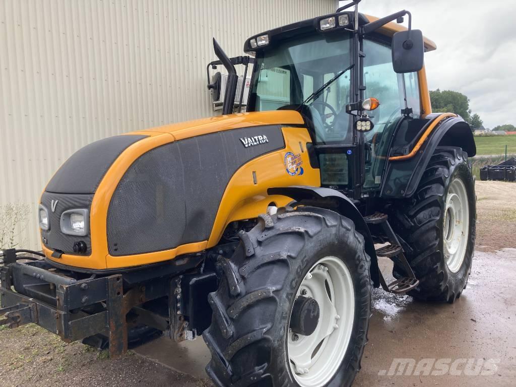 Valtra T 131 Tratores Agrícolas usados