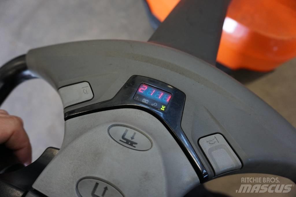 Toyota SWE080L Empilhador para operador externo