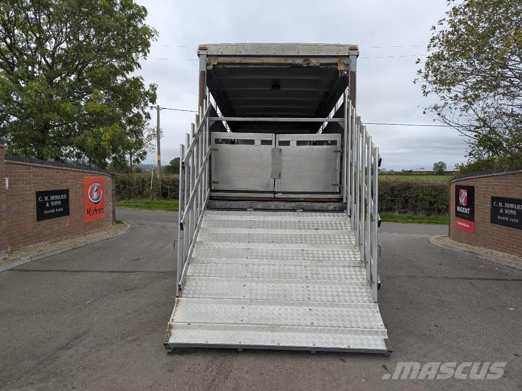 Mercedes-Benz 816 Camiões de caixa fechada