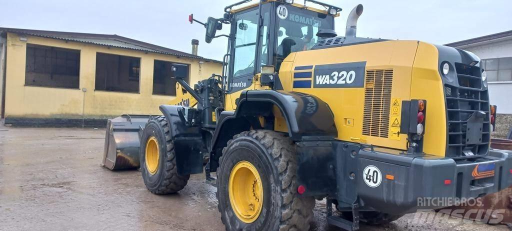 Komatsu WA 320 Pás carregadoras de rodas