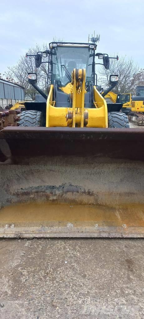 Komatsu WA 320 Pás carregadoras de rodas