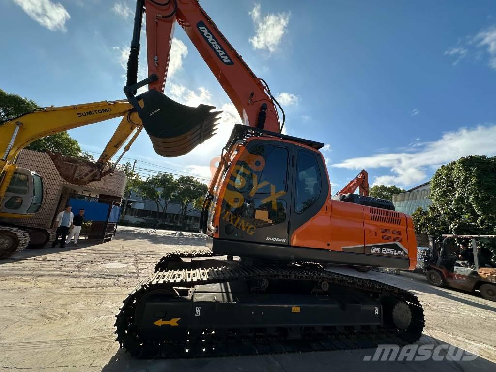 Doosan DX 225 LCA Escavadoras de rastos