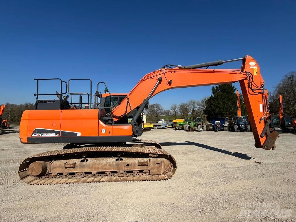 Doosan DX 225 Escavadoras de rastos
