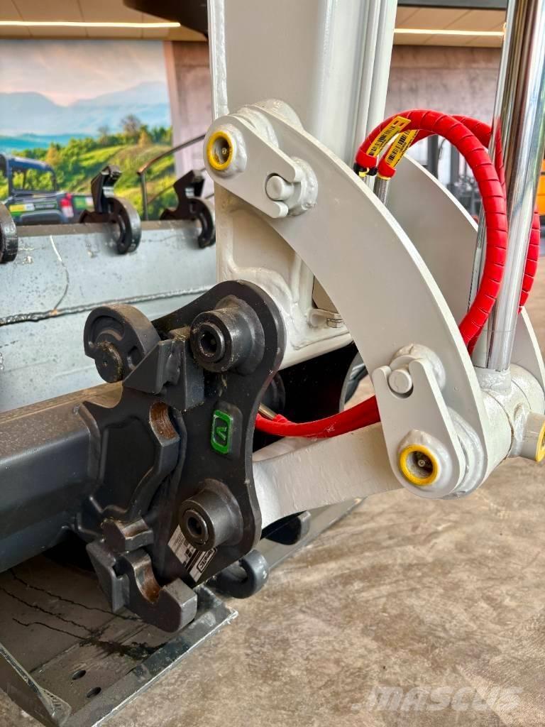 Takeuchi TB 225 Mini Escavadoras <7t