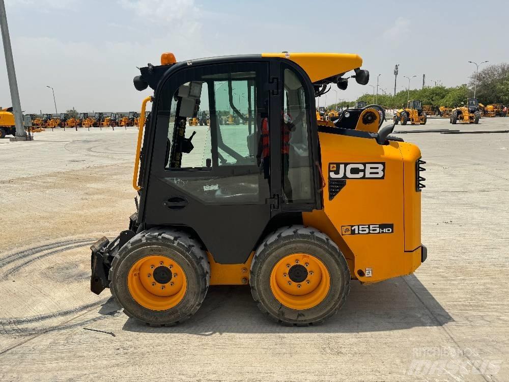 JCB 155 Carregadoras de direcção deslizante