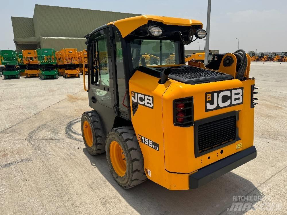 JCB 155 Carregadoras de direcção deslizante