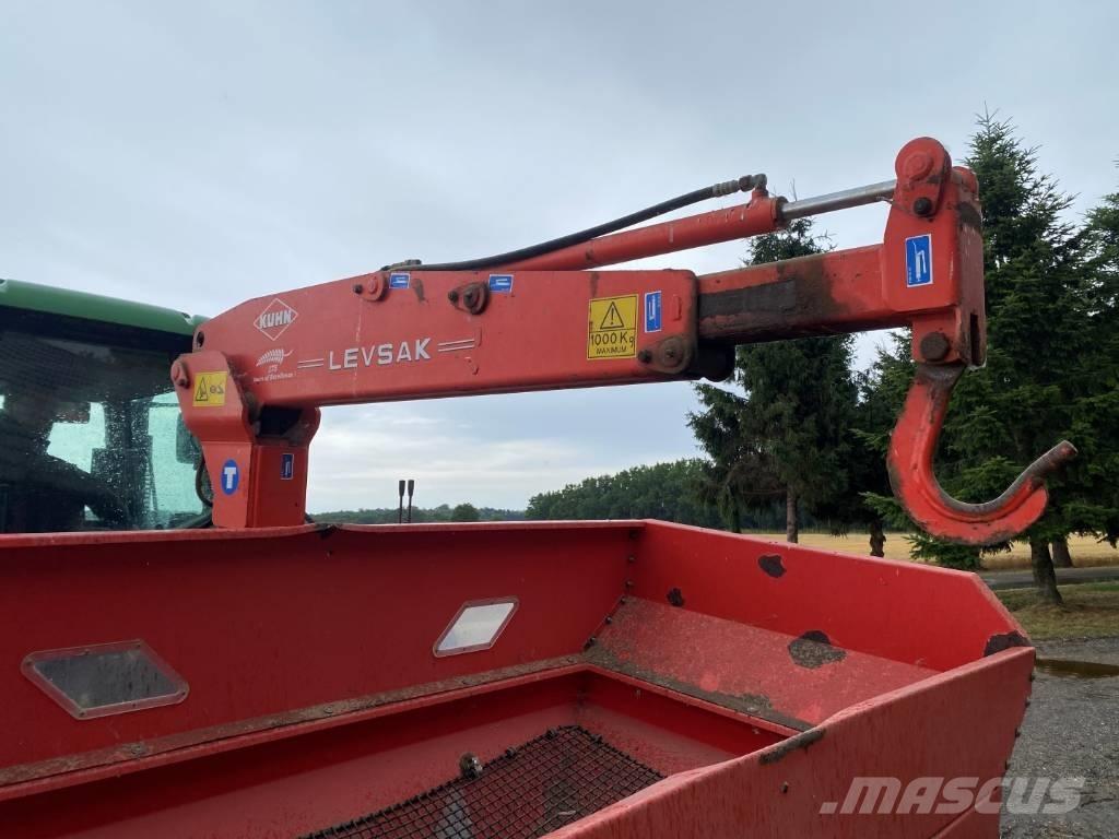 Kuhn M863 Espalhadores de minério