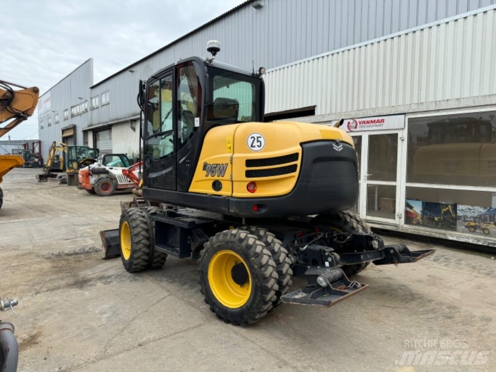 Yanmar B95W (40744) Escavadoras de rodas