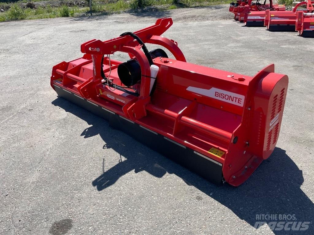 Maschio Bisonte 300 Gadanheiras e cortadores de folhas para pastos