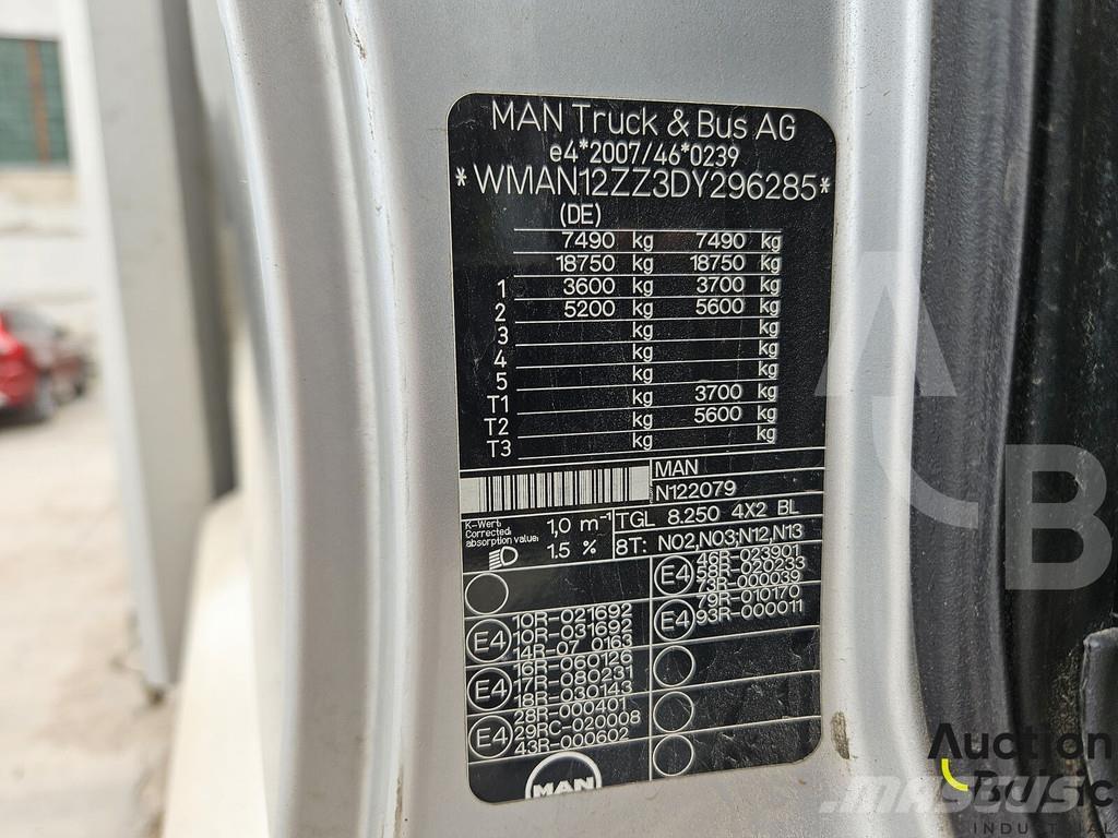 MAN TGL8.250 Camiões caixa cortinas laterais