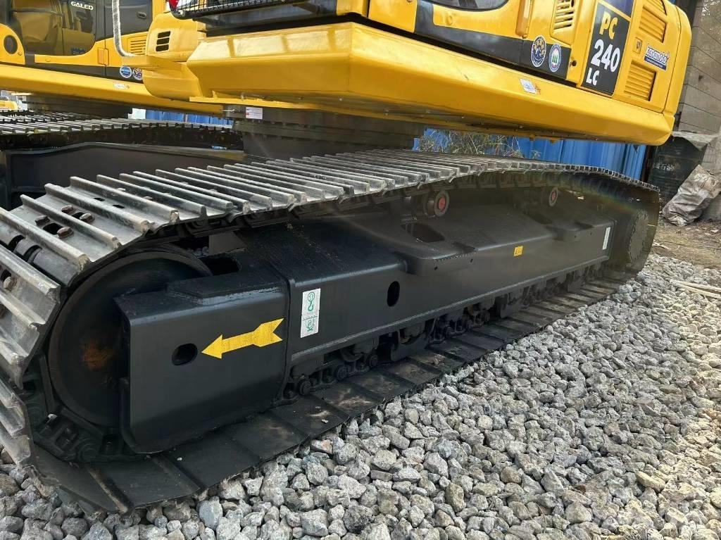 Komatsu 240-8 Escavadoras de rastos