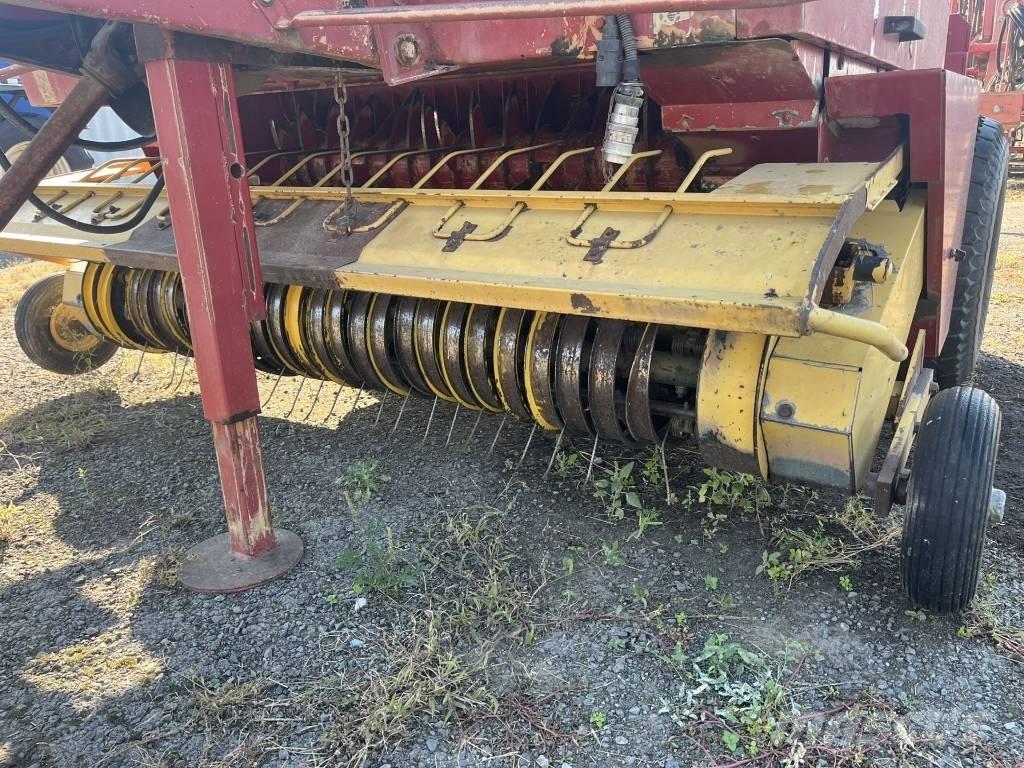 New Holland 544 Enfardadeira de rolos