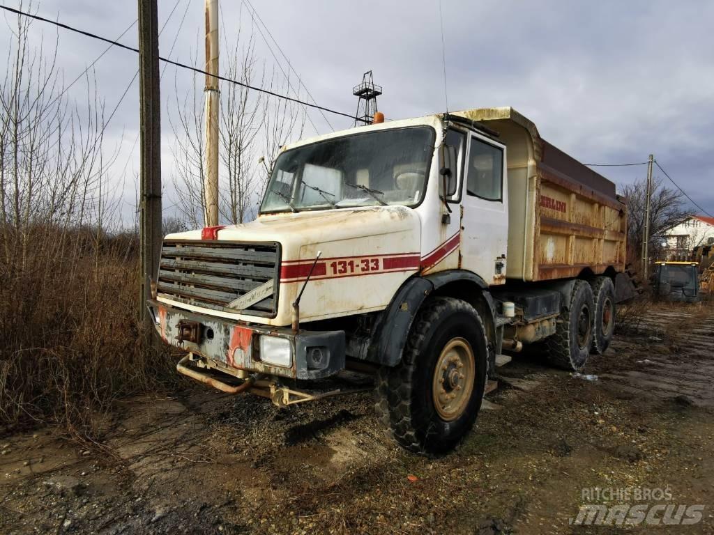 Perlini 131-33 Camiőes dumper basculantes rígidos
