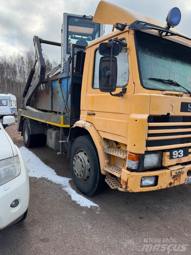 Scania P 82 H Camiões multibenne