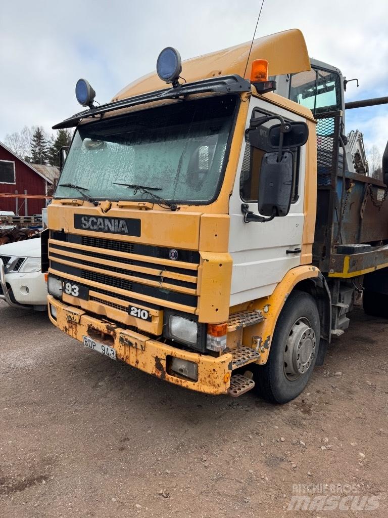 Scania P 82 H Camiões multibenne