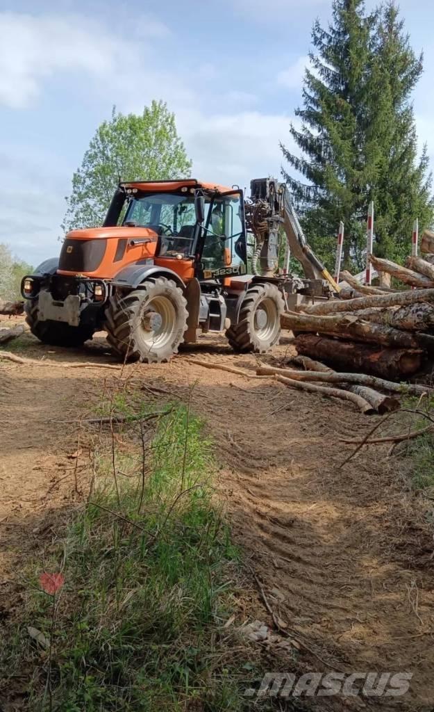 JCB Fastrac 3230 Tractores florestais