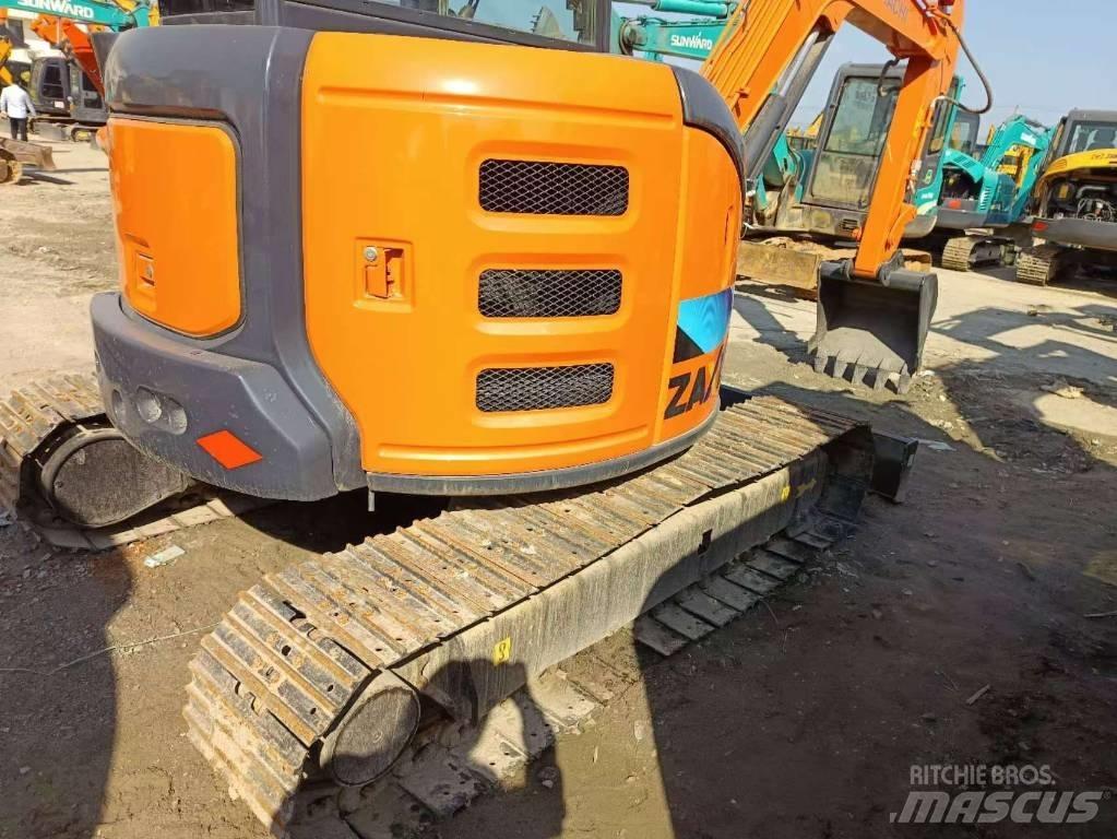 Hitachi ZX 55 Mini Escavadoras <7t
