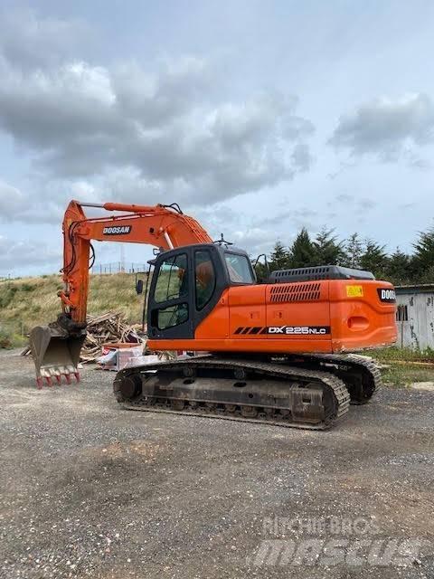 Doosan DX 225 NLC Escavadoras de rastos