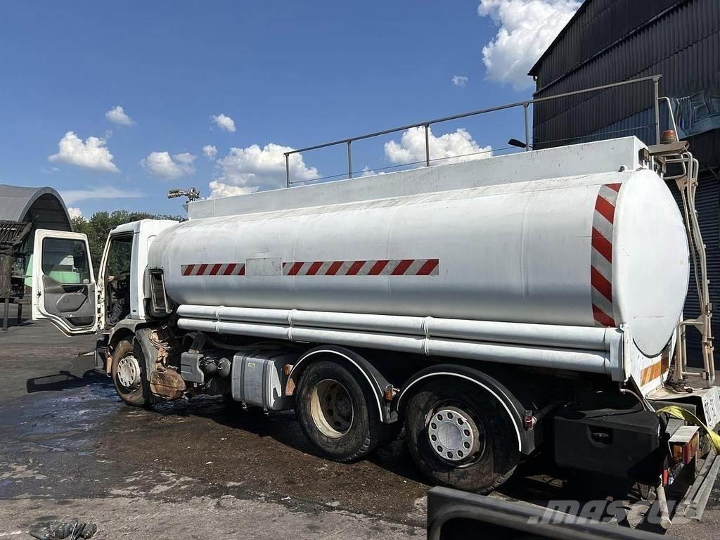 Renault 320 Camiões-cisterna