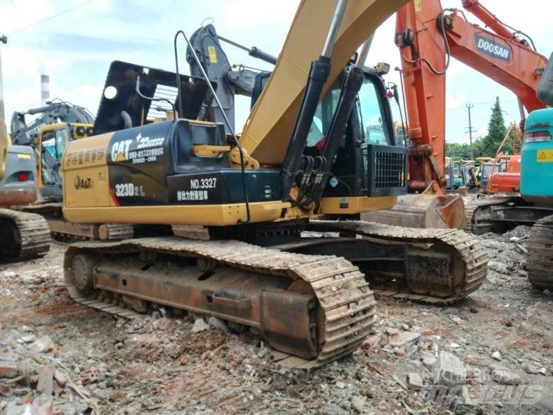 CAT 323 D L Escavadoras de rastos