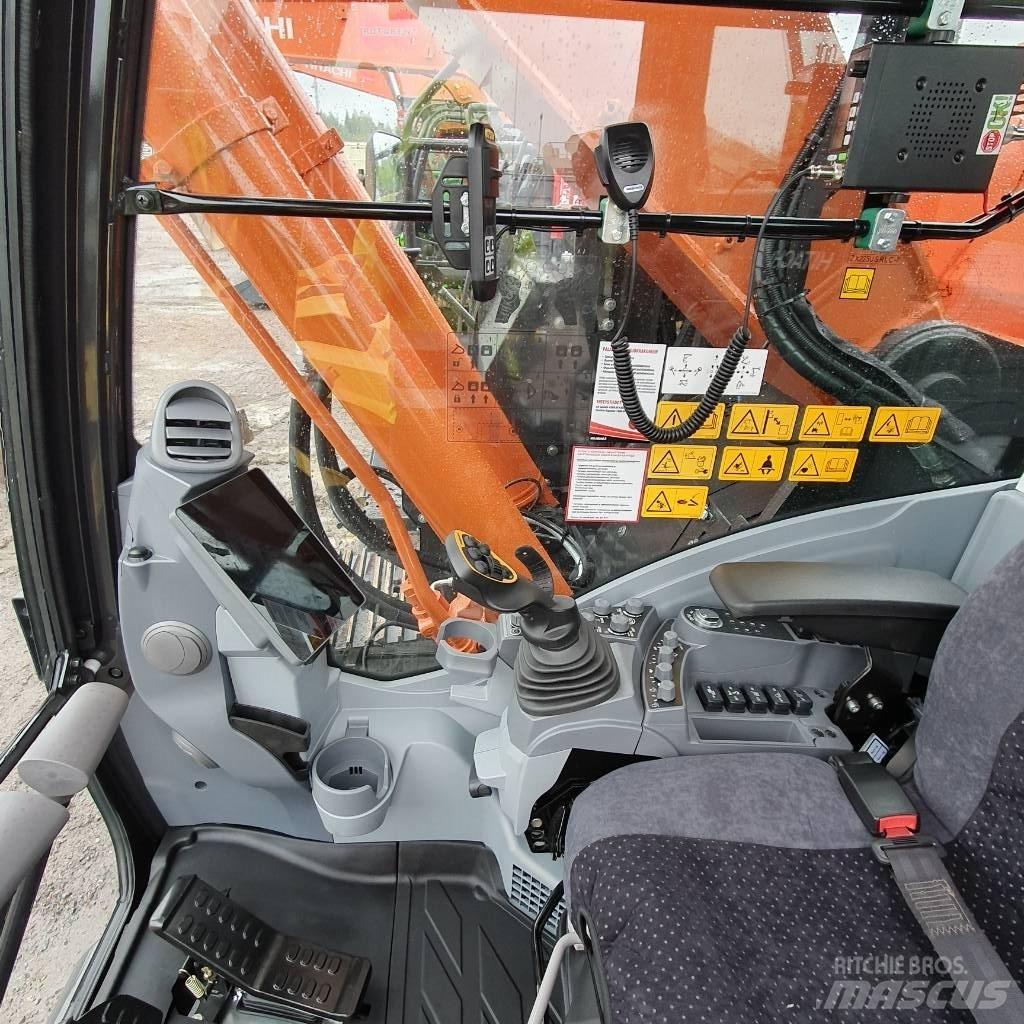 Hitachi ZX225USRLC-7 Escavadoras de rastos