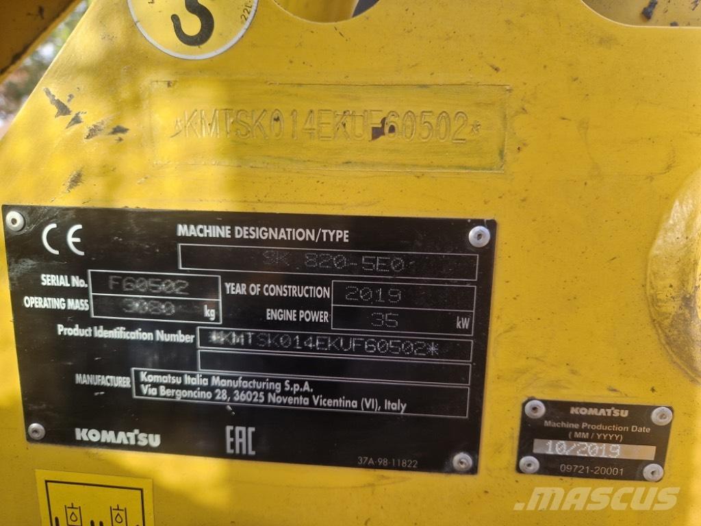 Komatsu SK 820-5 Carregadoras de direcção deslizante