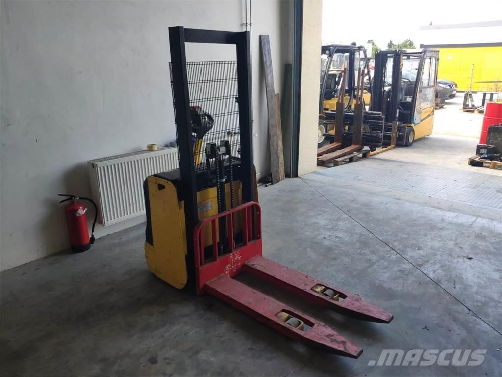 Hyster S1.0E Empilhador para operador externo