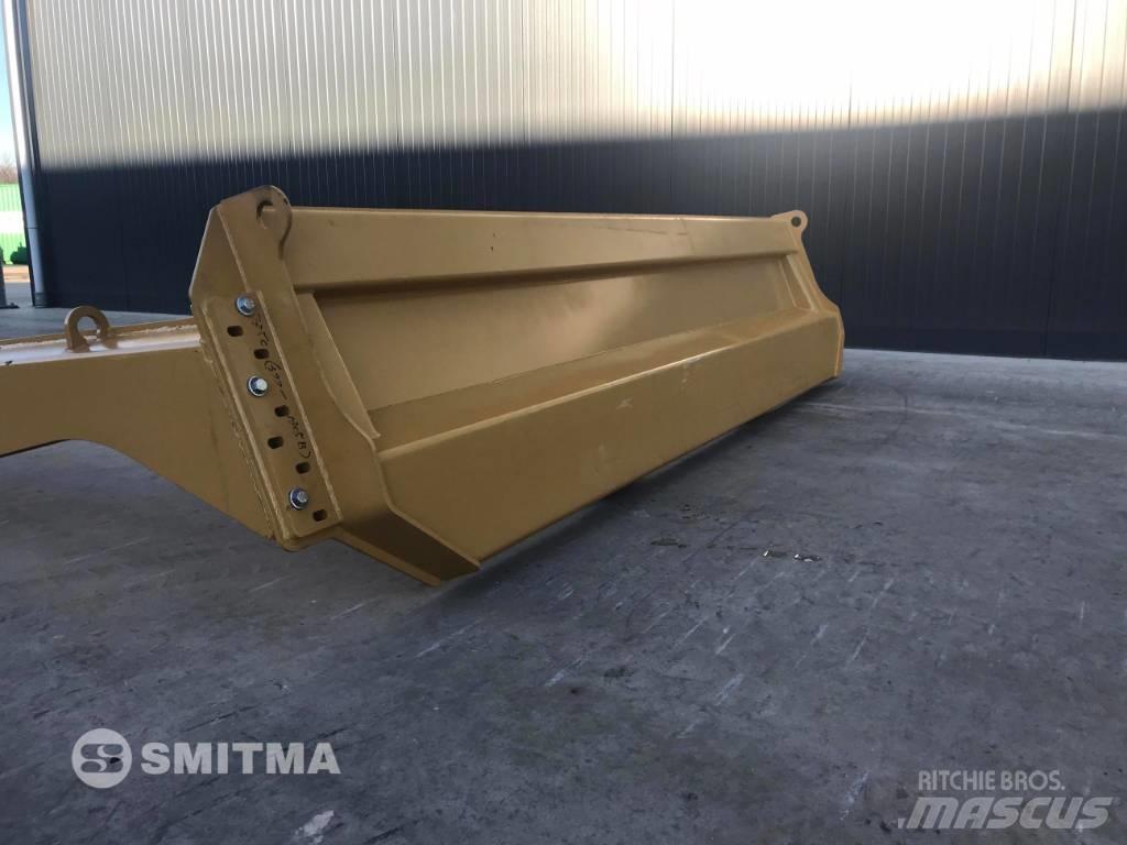 CAT 735C Portas traseiras
