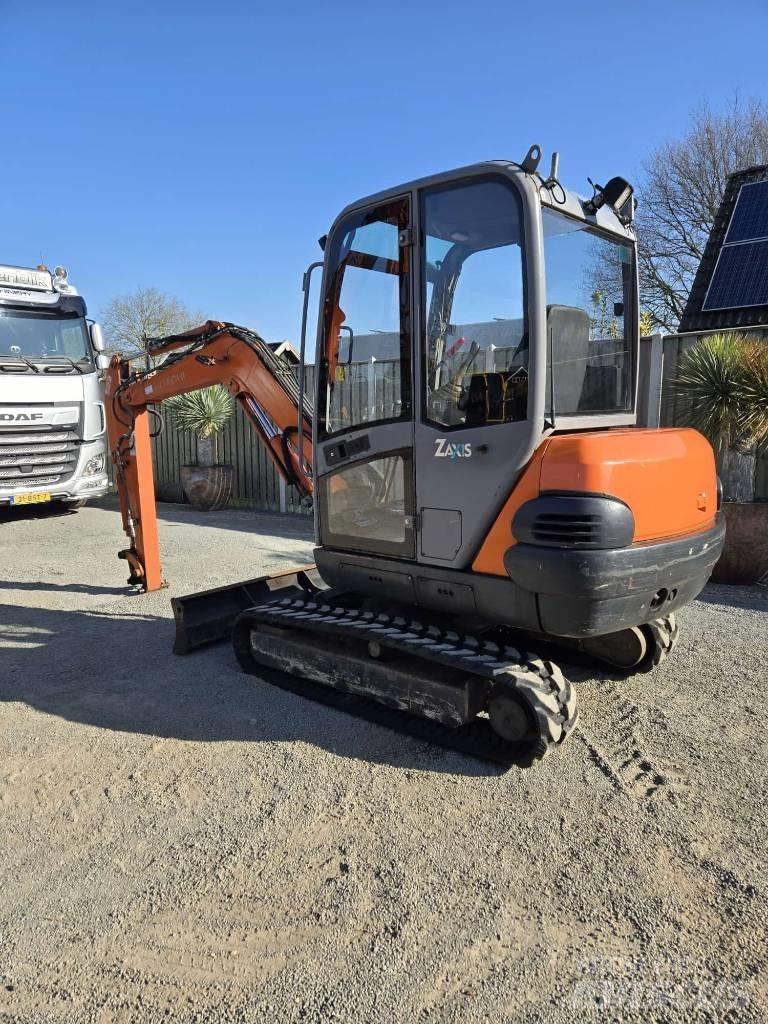 Hitachi ZX 30 Mini Escavadoras <7t