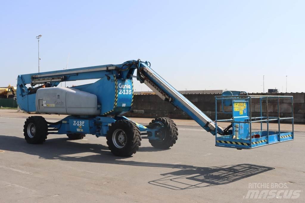 Genie Z135 Elevadores braços articulados