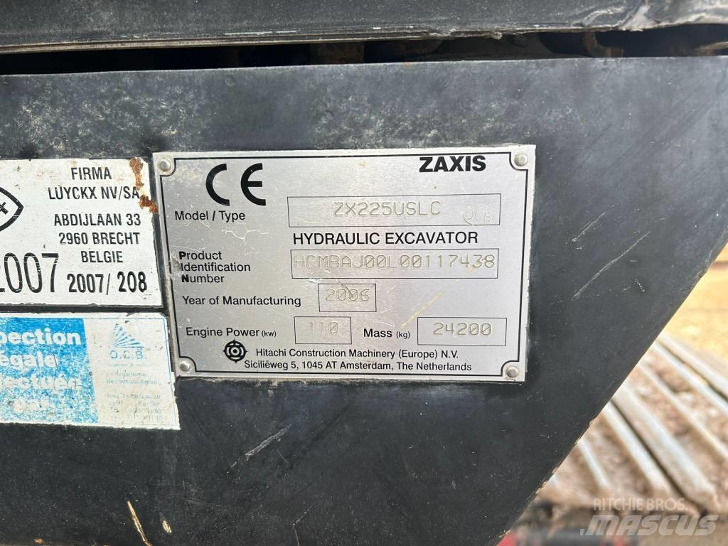 Hitachi ZX 225 Escavadoras de rastos