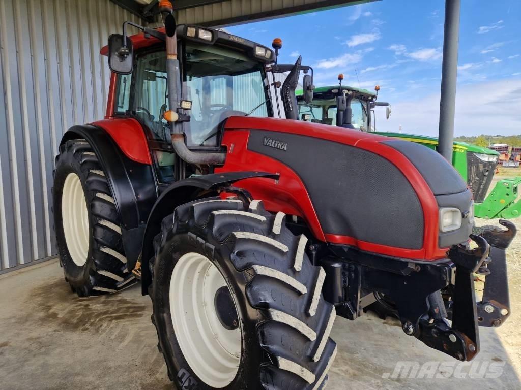 Valtra T 180 Tratores Agrícolas usados