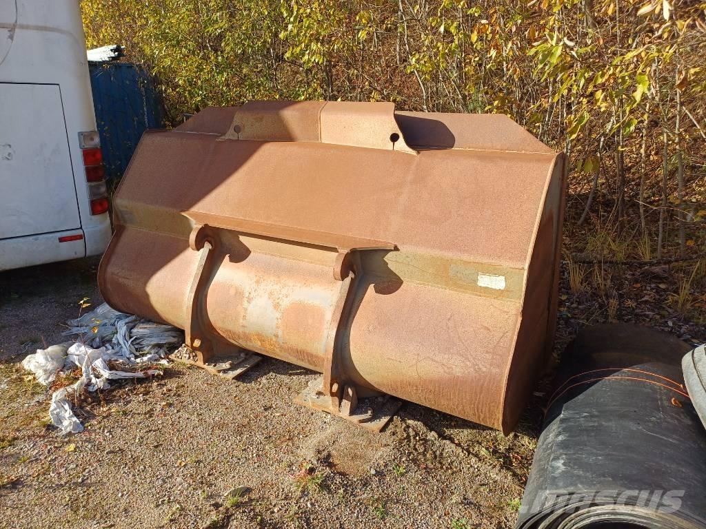 Volvo 120 Kauha Baldes