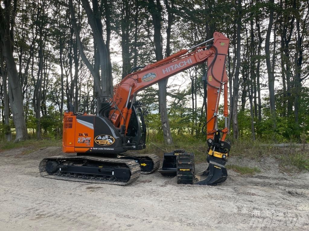 Hitachi ZX 135 US-7 Escavadoras de rastos