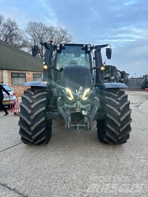 Valtra T 235 D Tratores Agrícolas usados
