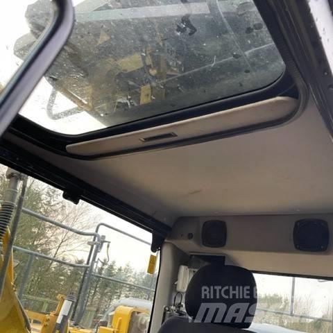 Komatsu PC210 LCI - 10 Tratores Agrícolas usados