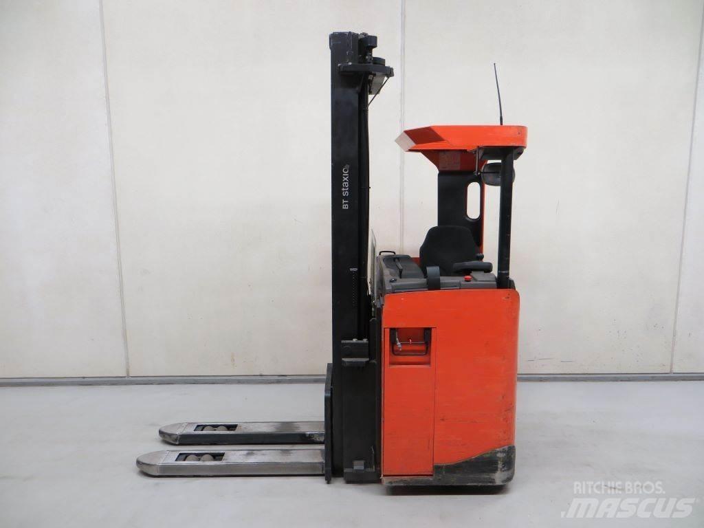 BT SRE 160 Self propelled stackers