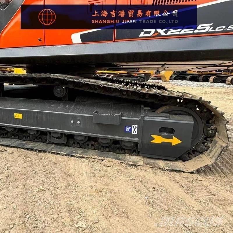 Doosan DX 225 Escavadoras de rastos