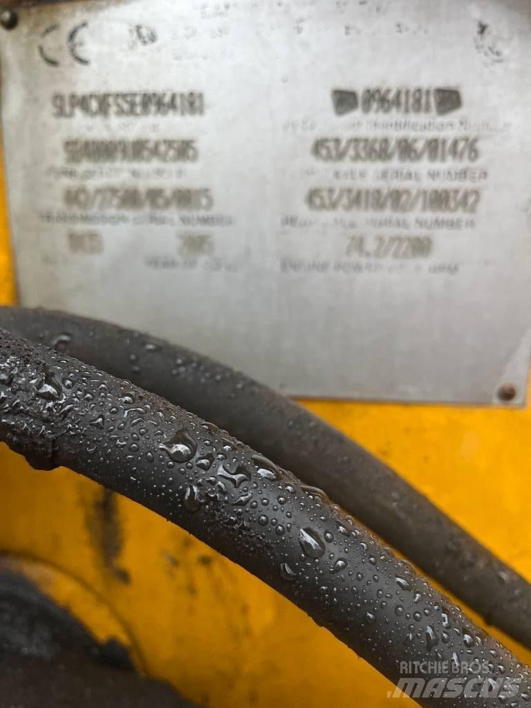 JCB 4 X Pás carregadoras de rodas