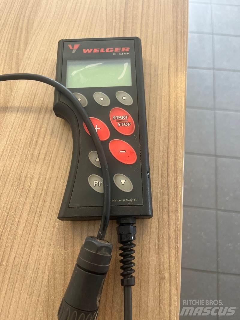 Welger D 6060 Enfardadeira de fardos quadrados