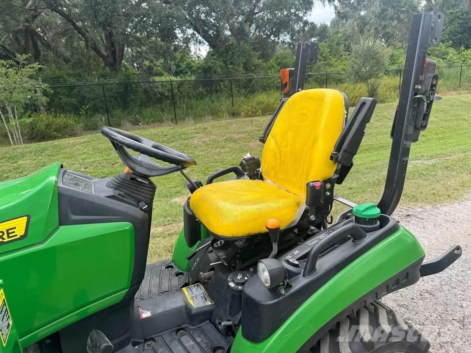 John Deere 1025 R Tratores Agrícolas usados