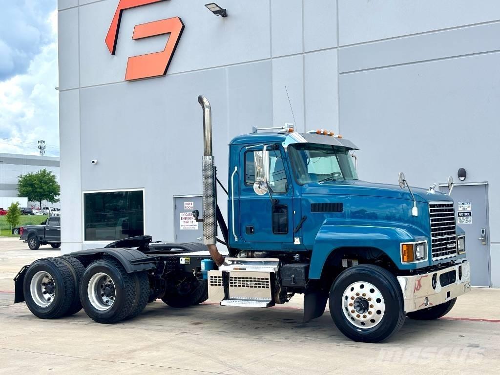 Mack Pinnacle Tractores (camiões)