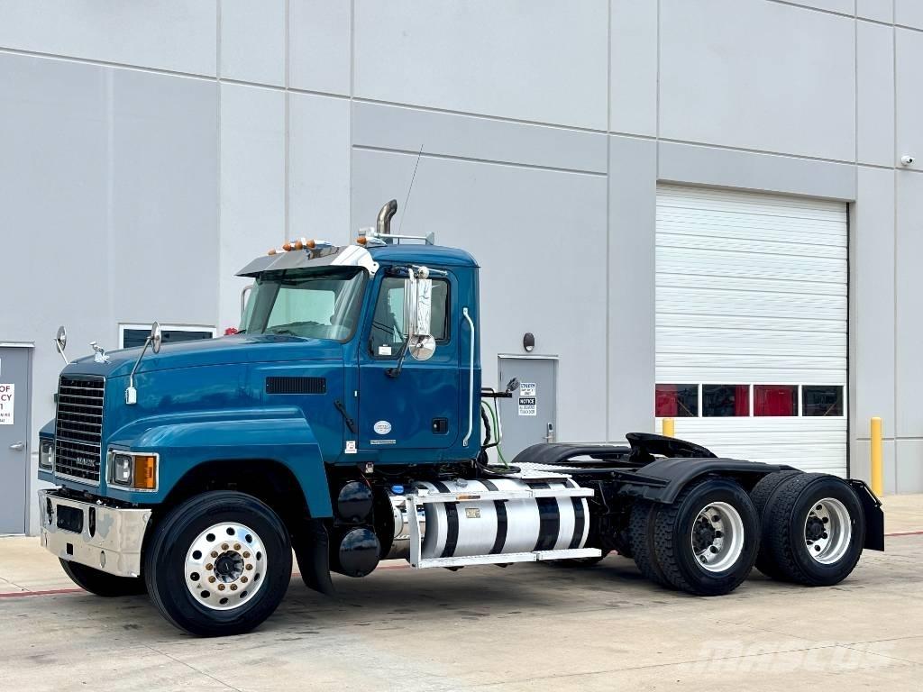 Mack Pinnacle Tractores (camiões)