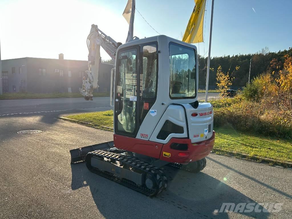 Takeuchi TB 225A V3 Mini Escavadoras <7t