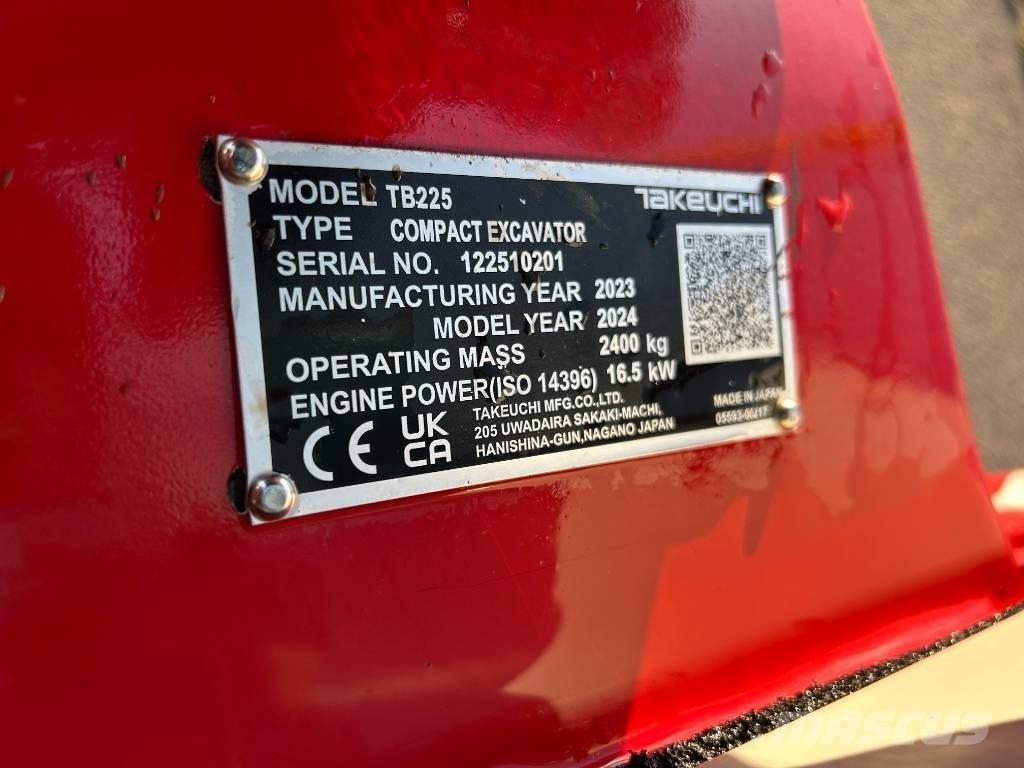 Takeuchi TB 225A V3 Mini Escavadoras <7t
