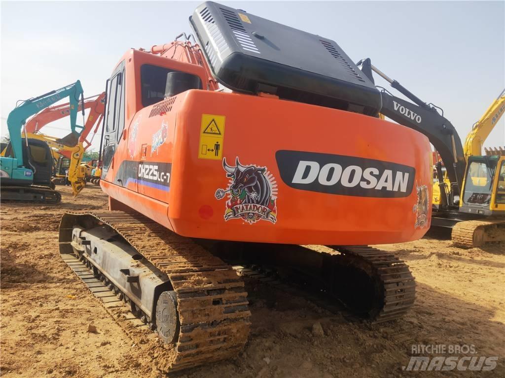 Doosan DH 225 LC-7 Escavadoras de rastos
