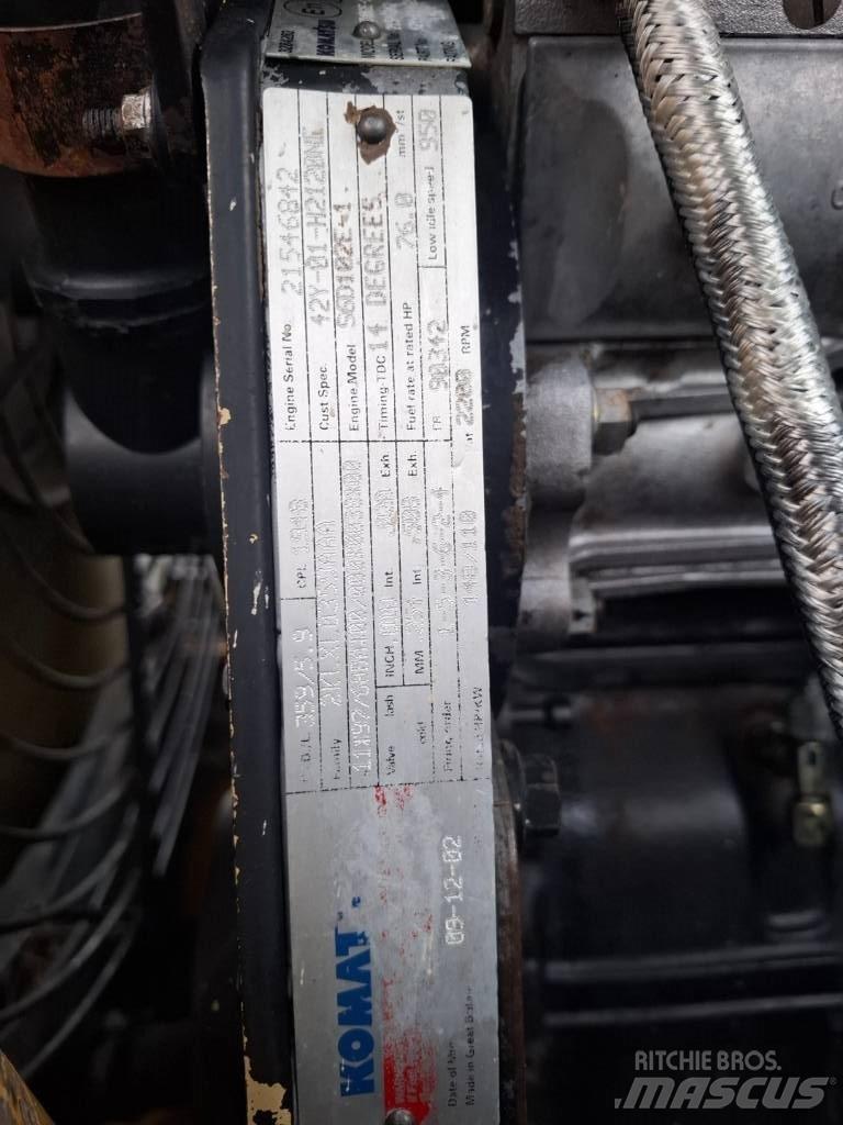 Komatsu WA 270-3 Pás carregadoras de rodas