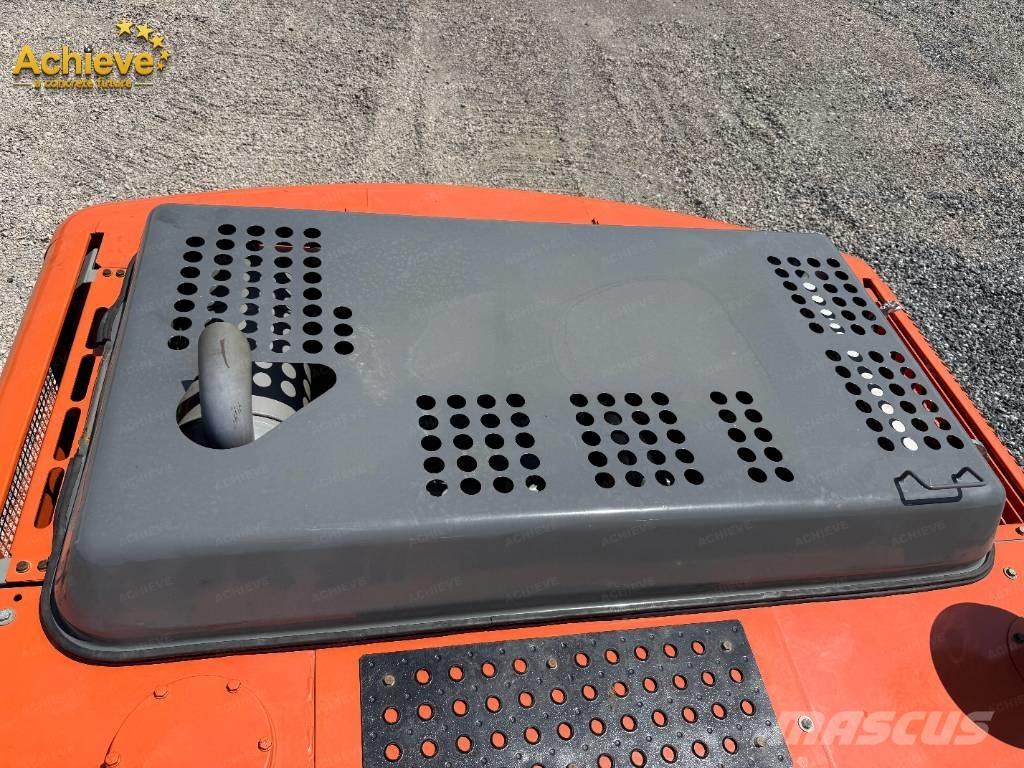 Hitachi ZX 210 Escavadoras de rastos